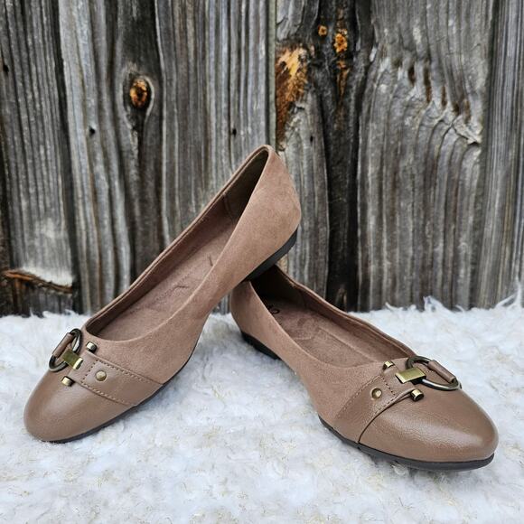 Tan Cap Toe Flats A2 Aerosoles Ultrabrite Size 9.5 Horsebit Buckle Loafers EUC - Picture 2 of 13